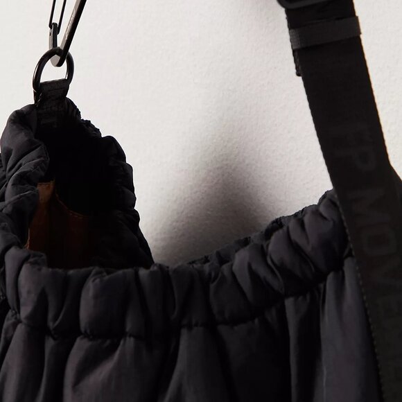 Rest Day Carryall Bag - Picture 6 of 7